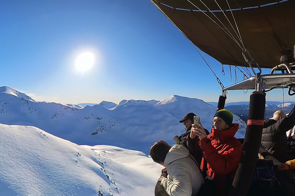 Traveisa del pirineo en globo aerostático en invierno