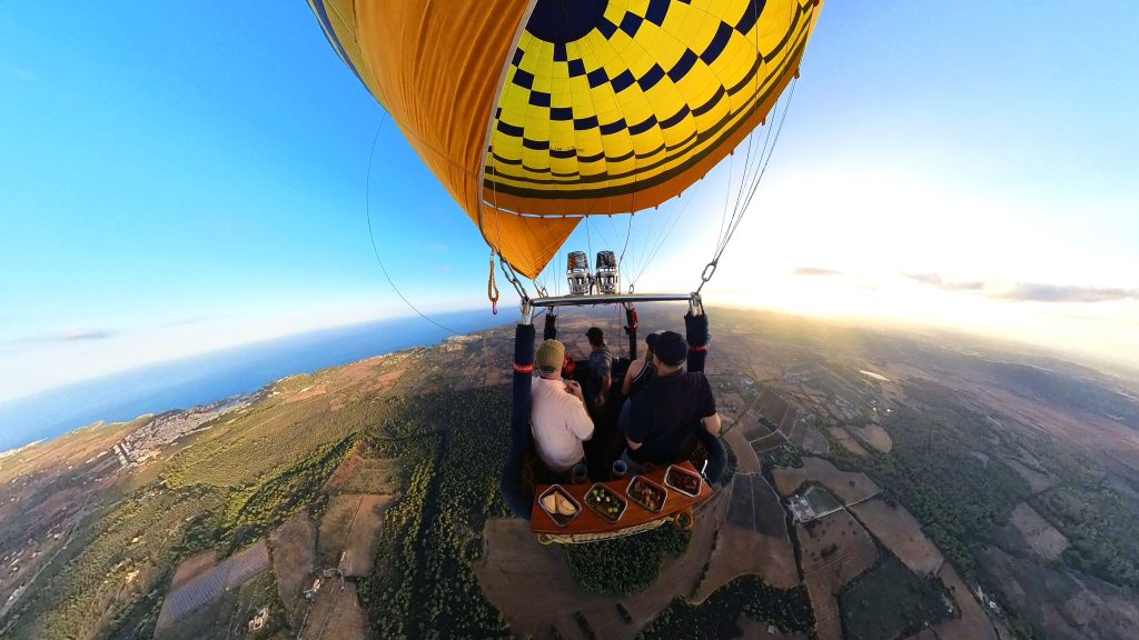 Vuelo en globo al atardecer sobre Mallorca